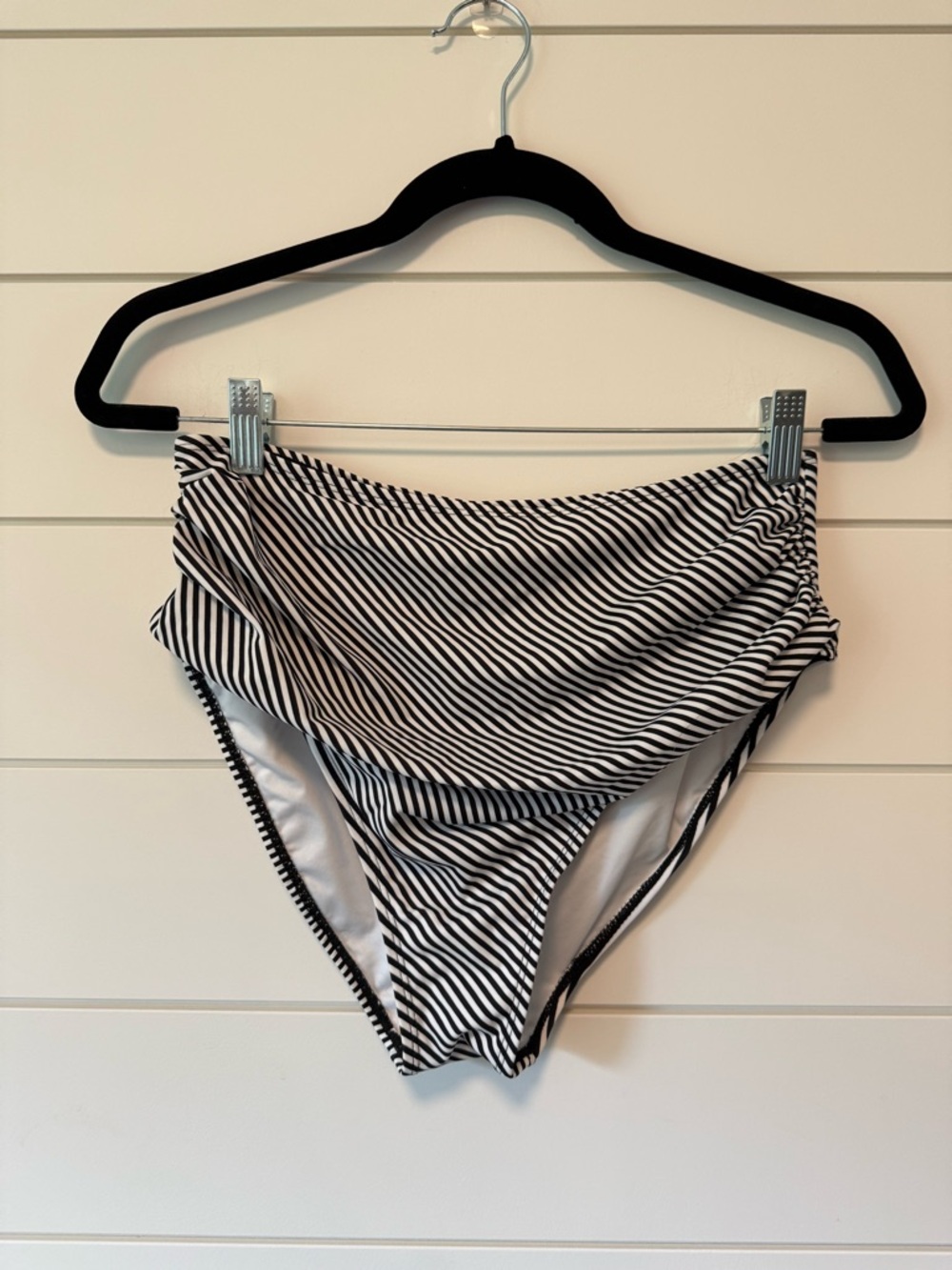 Cupshe Black & White Striped High-Waist Swim Bottom Size L NWT